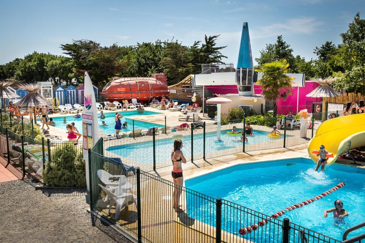 Camping Insolite Le Haut Village Saint-Michel-Chef-Chef Kültér fotó