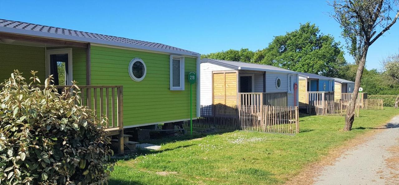 Camping Insolite Le Haut Village Saint-Michel-Chef-Chef Kültér fotó