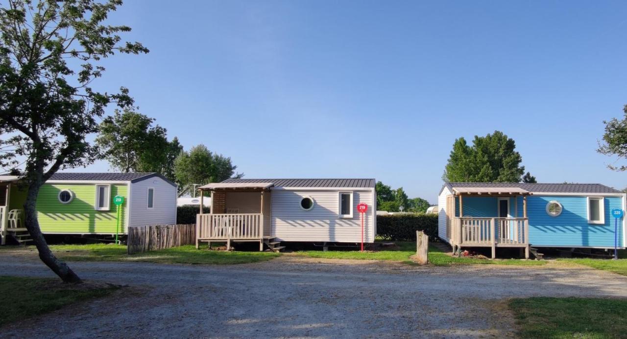 Camping Insolite Le Haut Village Saint-Michel-Chef-Chef Kültér fotó