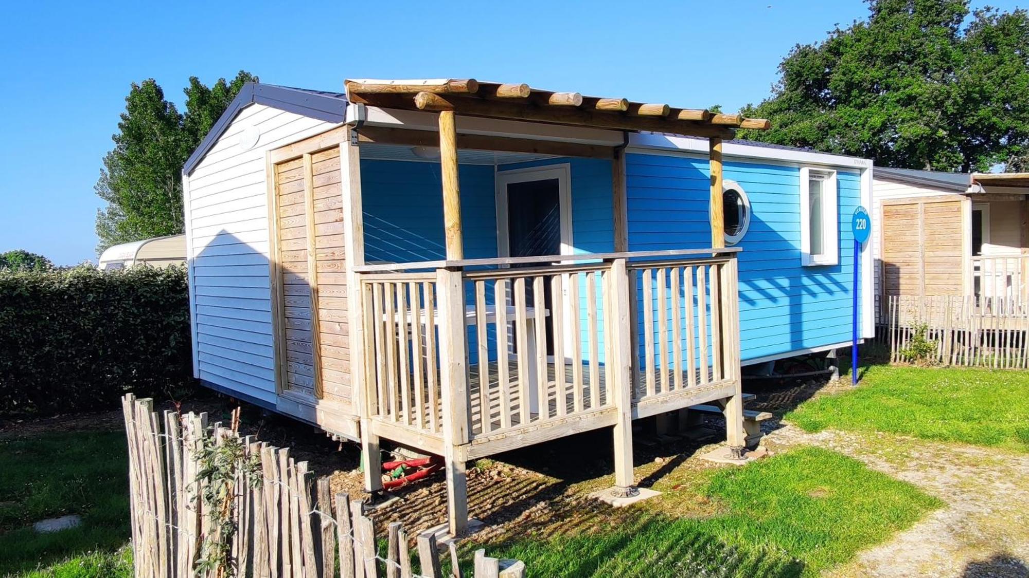 Camping Insolite Le Haut Village Saint-Michel-Chef-Chef Kültér fotó