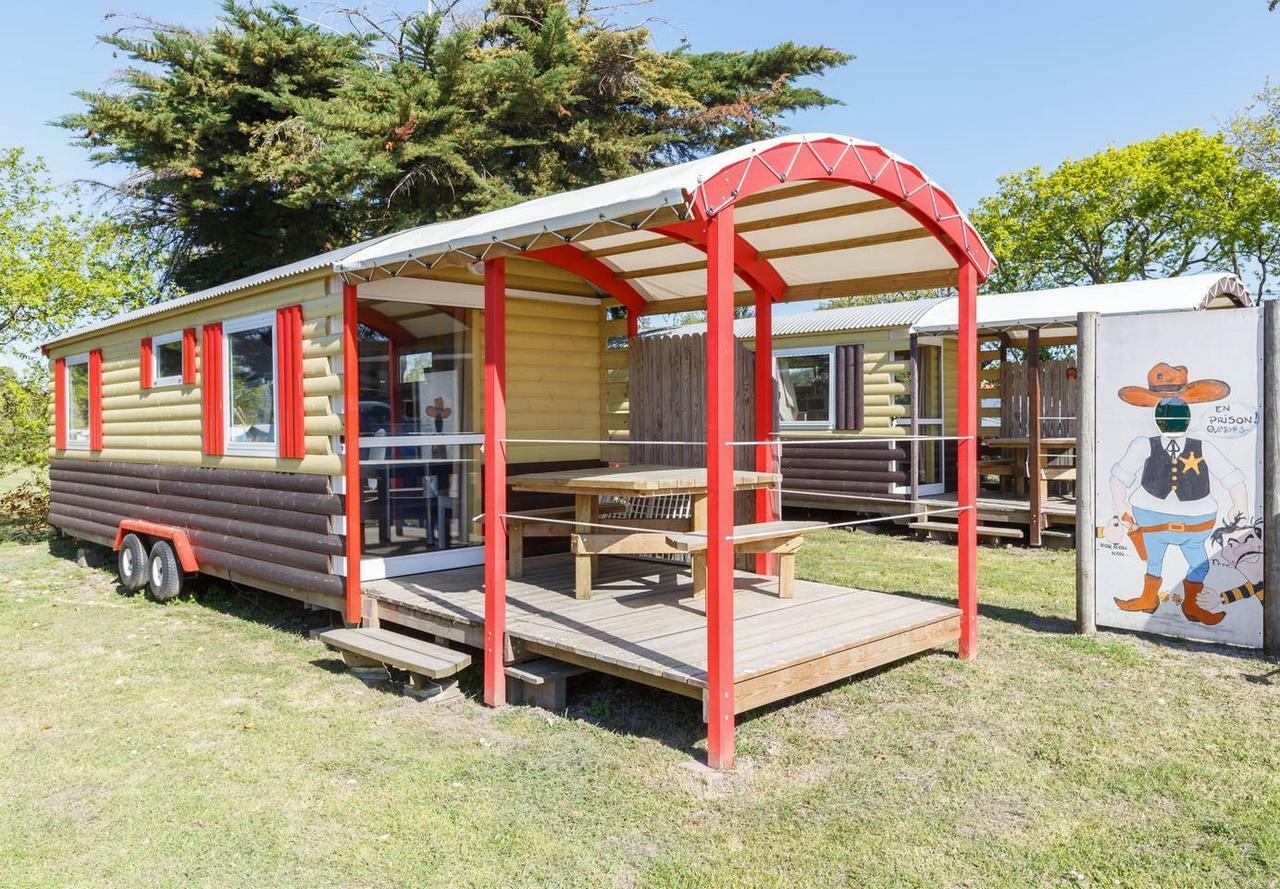 Camping Insolite Le Haut Village Saint-Michel-Chef-Chef Kültér fotó