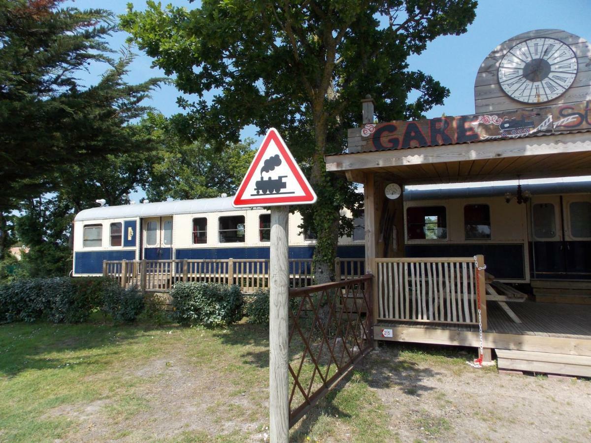 Camping Insolite Le Haut Village Saint-Michel-Chef-Chef Kültér fotó