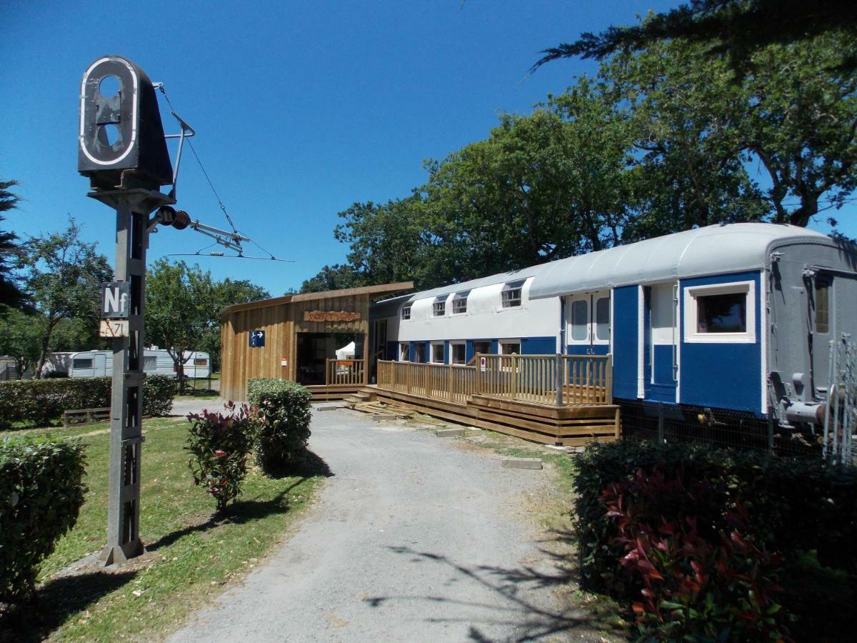 Camping Insolite Le Haut Village Saint-Michel-Chef-Chef Kültér fotó